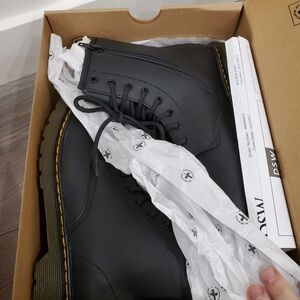 Doc Martens Womens 7 Matte Black Leather Boots with Zipper